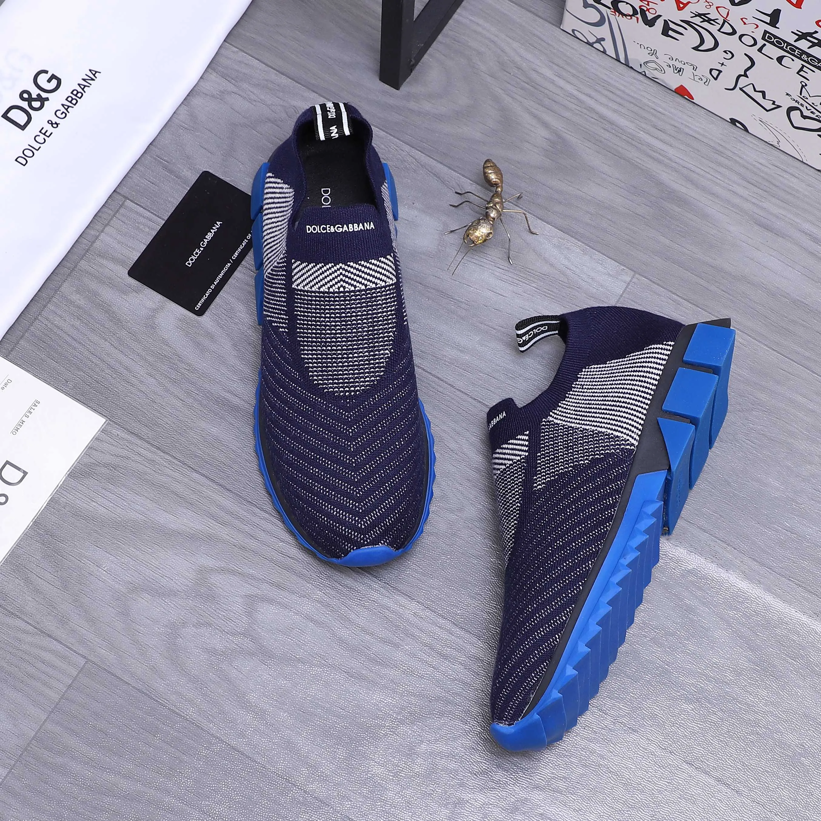 Men's shoes 💰p360 Product trademark: DG (Dolce & Gabbana) casual shoes for couples. Regular size: 36-46 (45.46 is custom-made and non-refundable) Product materials: Selected fly-knit breathable upper, cowhide insole, rubber outsole